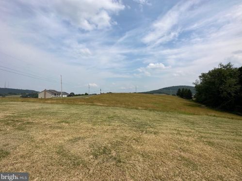101 Grand View Rd, Three Churches WV 26757-7128 exterior