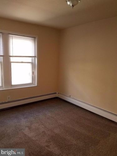 6819 Jackson St, Philadelphia PA  19135-2211 exterior