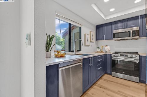 3308 Smoketree Commons Dr, Pleasanton CA  94566-7959 exterior