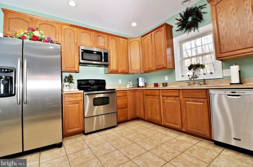 1756 Johnnycake Ln, Harpers Ferry WV 25425-6078 exterior