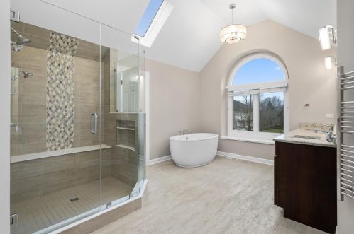 4116 Falkner Dr, Naperville, IL 60564-7135