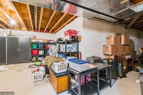 2224 Ariel St, Saint Paul MN  55109-2852 exterior