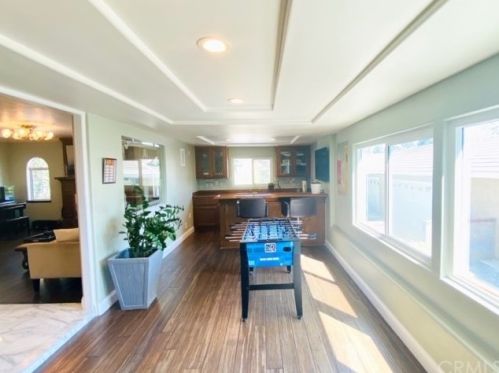 990 25 St, Upland CA 91784-1006 exterior