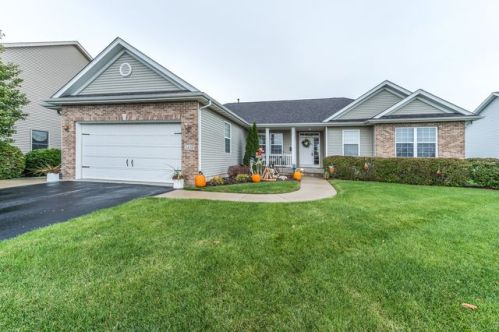 2420 Dustin Dr, Sycamore, IL 60178-8799