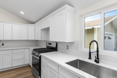 1218 Maple St, Santa Ana CA  92707-1304 exterior