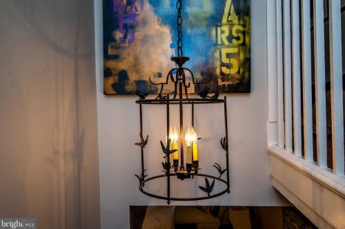 312 Juniper St, Philadelphia PA  19107-5818 exterior