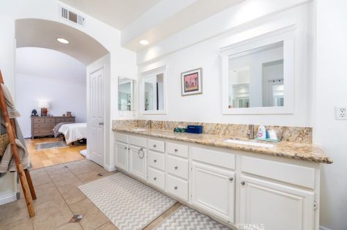 58 Montrose, Irvine CA  92620-1995 exterior