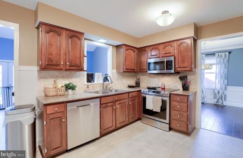 1551 Dunmore Dr, Lancaster PA  17602-1247 exterior