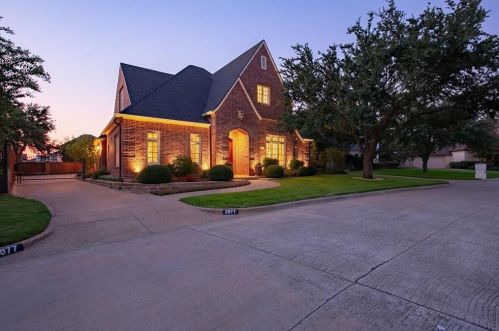 2877 Manorwood Trl, Fort Worth TX  76109-5559 exterior