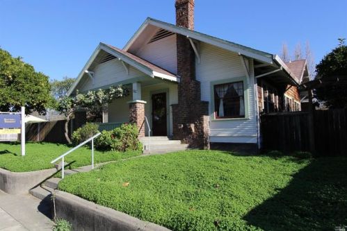 742 Johnson St, Healdsburg, CA 95448-3617