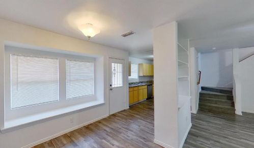 226 Creek Cove Dr, Dallas TX  75217-5618 exterior