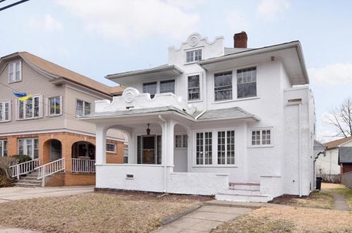 397 Montgomery Ave, Providence, RI 02905-1326