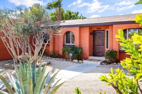3243 Mountain Shadow Dr, Palm Springs, CA 92262-1733