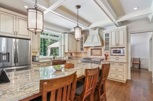 5700 Lake Island Dr, Atlanta GA  30327-4836 exterior