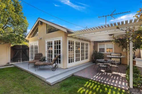 3573 Beechwood Pl, Riverside CA  92506-1214 exterior