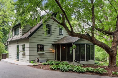2260 Medicine Lake Blvd, Minneapolis MN  55441-4238 exterior