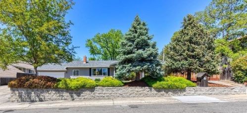 8515 Lonon Ct, Citrus Heights, CA 95662-3249