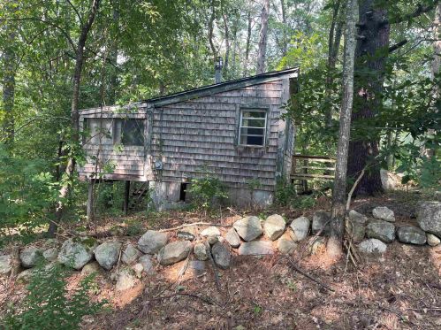 6 Davis Ln, Barrington, NH 03825-5361