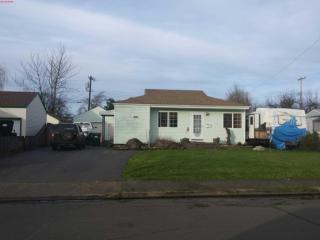 1636 F St, Springfield OR  97477-4220 exterior