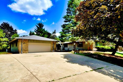 1458 Turkey Trl, Palatine, IL 60067-1218