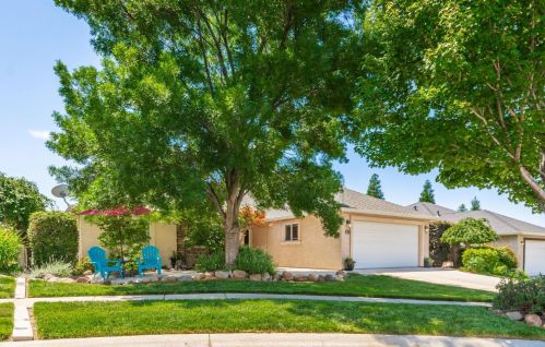 38 Barker Ct, Chico, CA 95928-3842