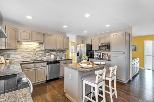 2572 Pagosa Way, Aurora CO 80011-4930 exterior