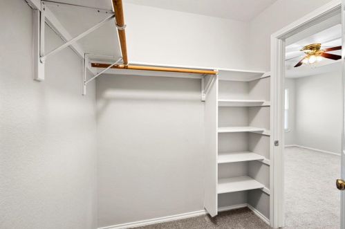 105 Rodeo Cv, Uhland TX 78640-5577 exterior