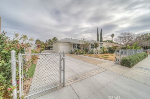 385 Palm Ave, Rialto, CA 92376-5827