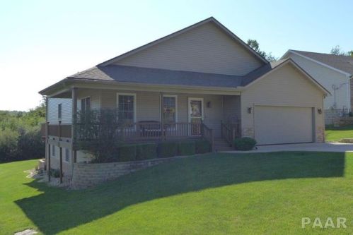 10 Greenbriar Rd, Mackinaw, IL 61755-9372