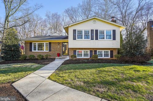 848 Gunnell Ct, Herndon, VA 20170-3319