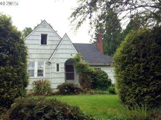 4143 Hoyt St, Portland, OR 97232-3333