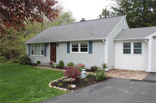 14 Salem Rd, Waterbury, CT 06712-1515