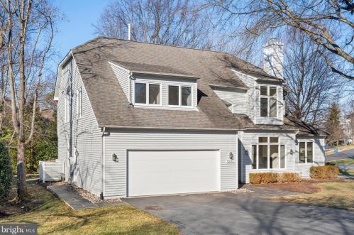 12015 Walnut Branch Rd, Herndon, VA 20194-5616