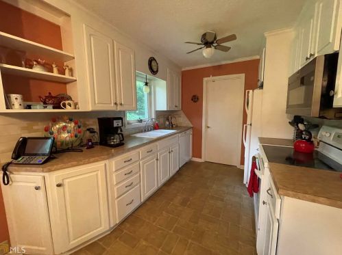 51 Garrison Dr, Cleveland, GA 30528-4937