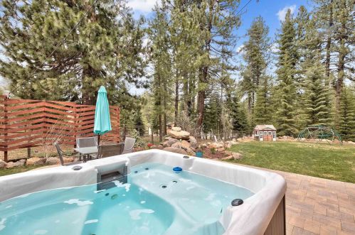 10970 Palisades Dr, Truckee CA  96161-3188 exterior