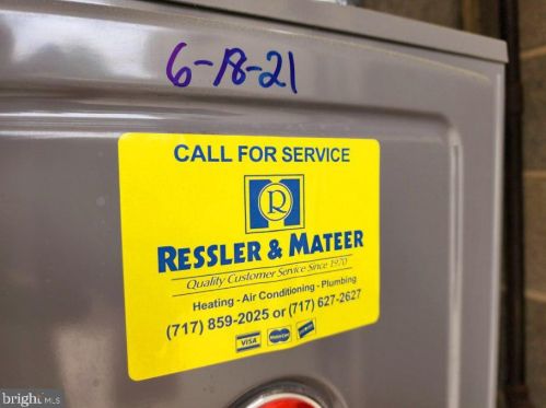 50 Valleybrook Dr, Lancaster PA  17601-4612 exterior