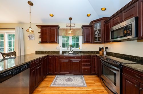 455 Silver St, Portsmouth, NH 03869-5414
