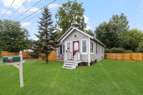 120 Harrop Ave, Warwick, RI 02886-7214
