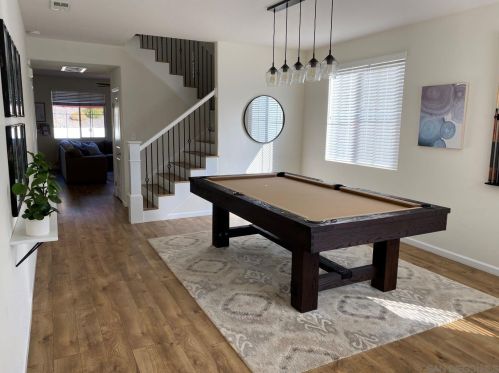 1072 Greenway Rd, Oceanside, CA 92057-1917