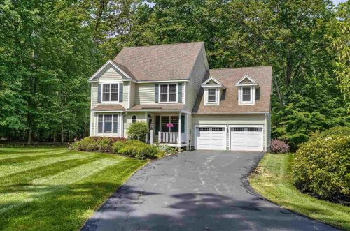 17 Parkman Brook Ln, Stratham, NH 03885-6530