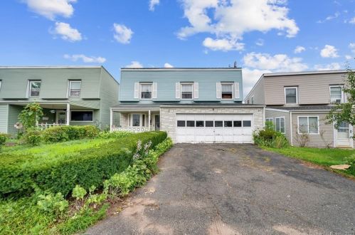 7 Braeburn Ln, Middletown, CT 06457-1622