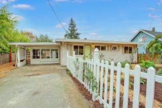 7610 46th Ave, Seattle WA  98136-2225 exterior