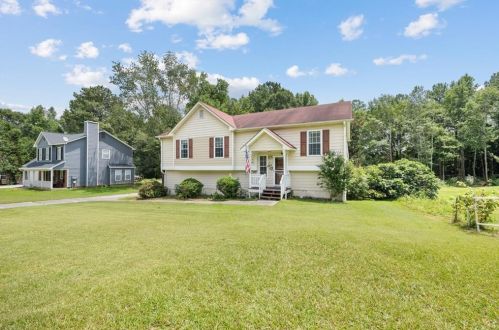 306 Crosswalk Dr, Auburn, GA 30011-3432