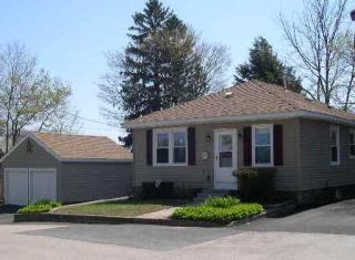 9 Bassett St, Coventry, RI 02816-7310