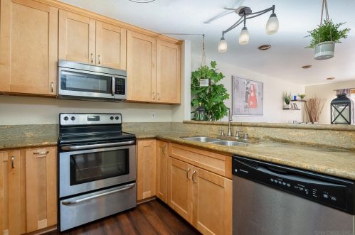 5985 Dandridge Ln, San Diego, CA 92115-6571