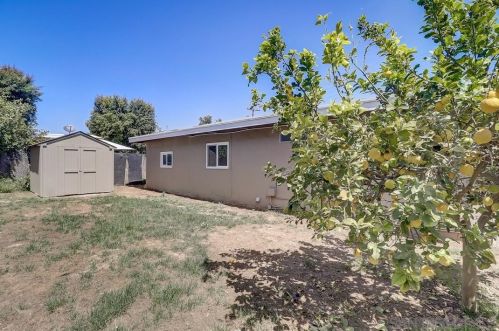712 Citrus Ave, Vista CA  92084-5044 exterior