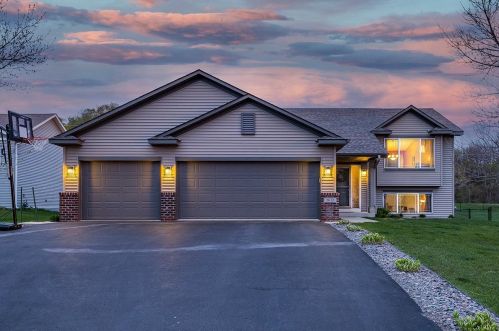 2618 Rocky Meadow Ln, Mayer, MN 55360-4535