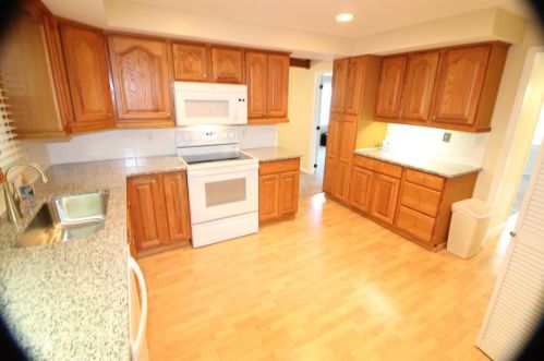 11827 Fairsprings Ct, Cincinnati OH 45246-2101 exterior