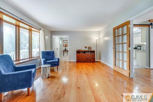 21 Johnfield Ct, Piscataway, NJ 08854-4466
