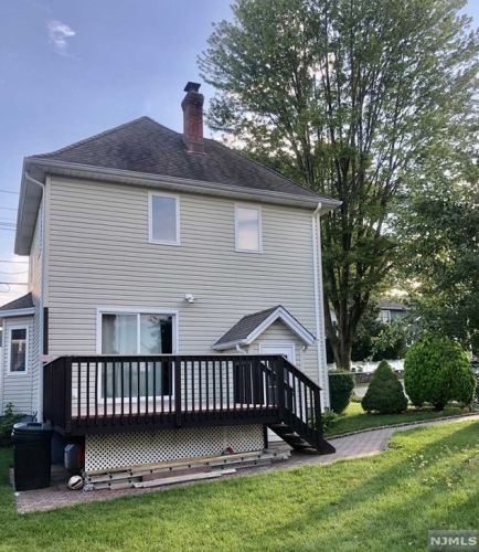 397 Union Ave, Wood-Ridge NJ  07075-2222 exterior